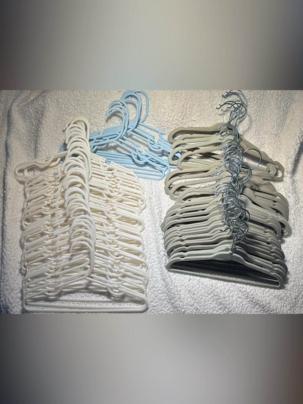 80 Assorted Non-Slip Velvet & Plastic Hangers - 34 White, 8 Light Blue, 38 Gray